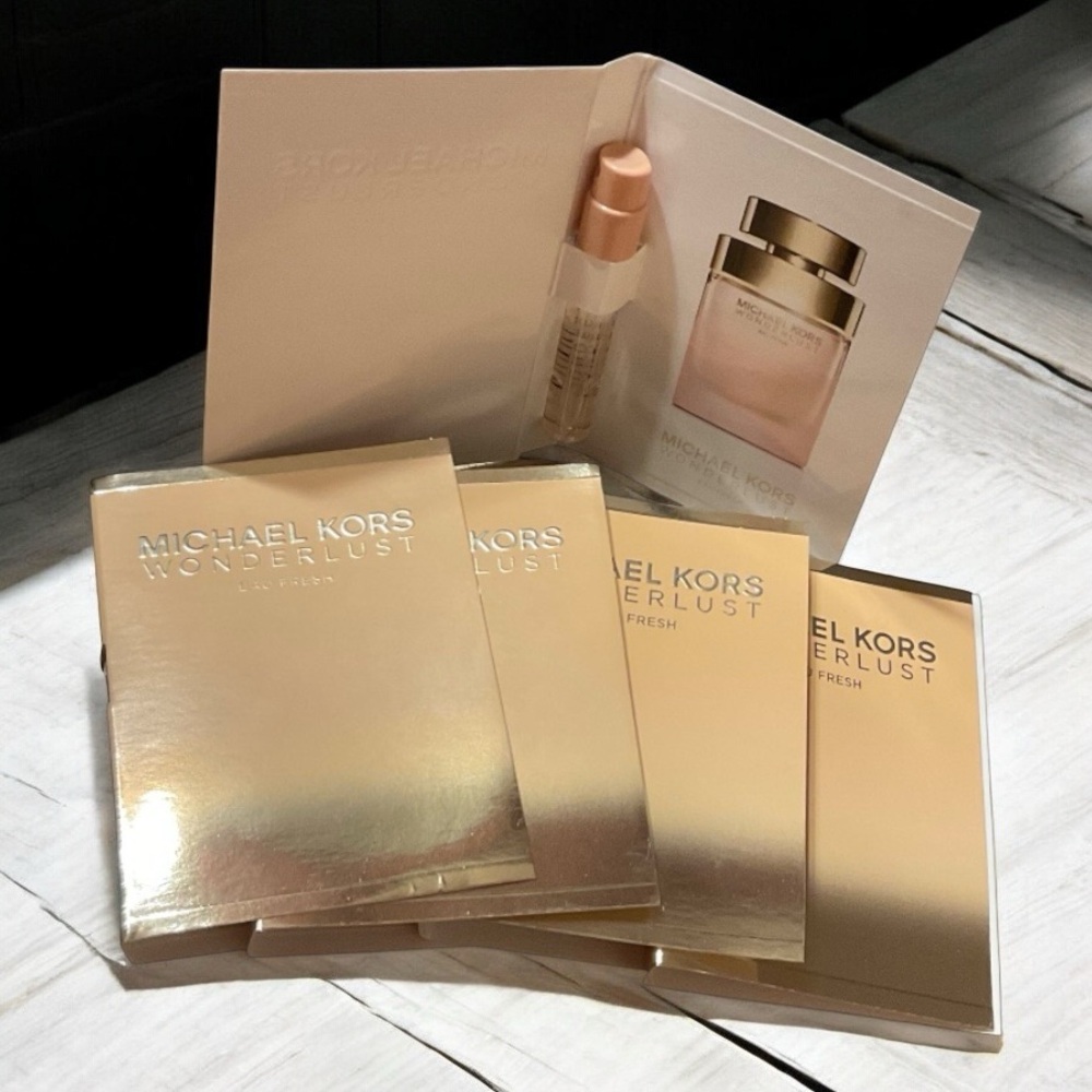MICHAEL KORS WONDERLUST Eau de Fresh Woman’s Fragrance Vial - Set of 5